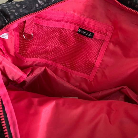 Small Reebok Duffle Bag, NWT - Picture 2 of 3